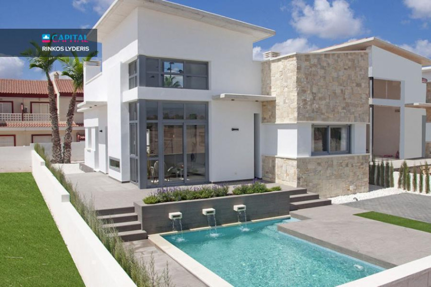 Šiuolaikiško stiliaus įrengtos vilos su nuosavu baseinu už 375 000 eur!  10