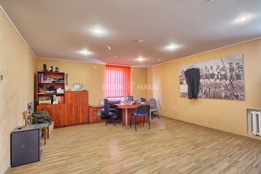 Parduodamas namas Alyvų g., Radviliškio m., Radviliškio r. sav., 260 m2 ploto, 1 aukštai 12
