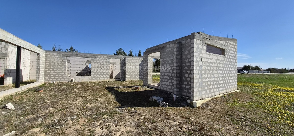 Parduodamas namas Girūnės g. , Dainų k., Šiaulių r. sav., 200 m2 ploto, 1 aukštai 16