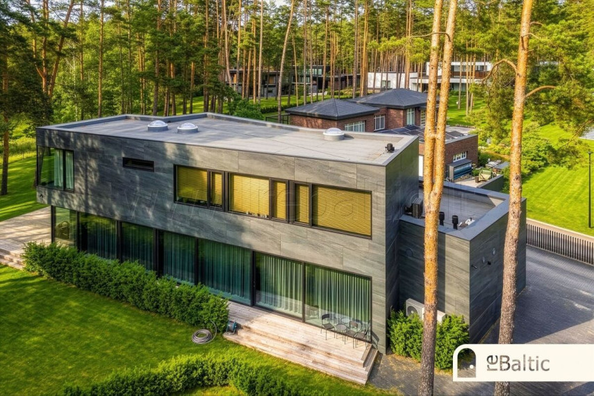 Parduodamas namas Zamečkavo g., Vilniaus m., Vilniaus m. sav., 441.57 m2 ploto, 2 aukštai 32