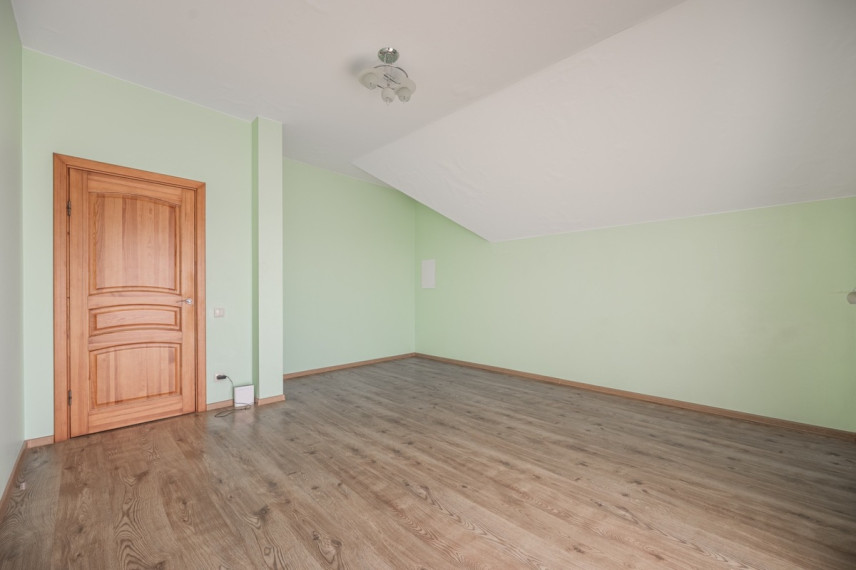 Parduodamas namas Čekoniškių g., Vilniaus m., Vilniaus m. sav., 290.05 m2 ploto, 2 aukštai 18