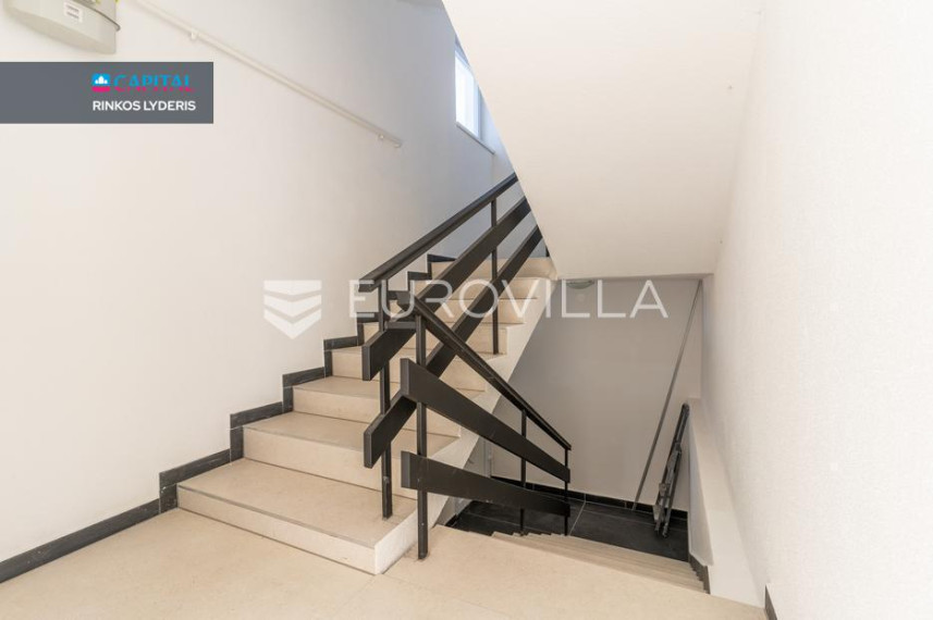 Parduodamas namas Ulica Jakova Gotovca 23 , 344.00 kv.m ploto, 4 Floors 16
