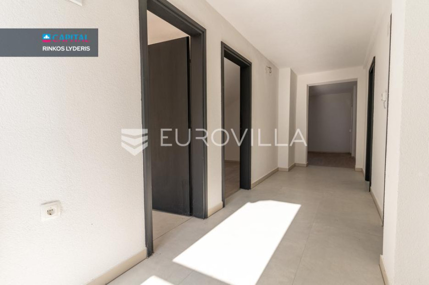 Parduodamas namas Ulica Jakova Gotovca 23 , 344.00 kv.m ploto, 4 Floors 33