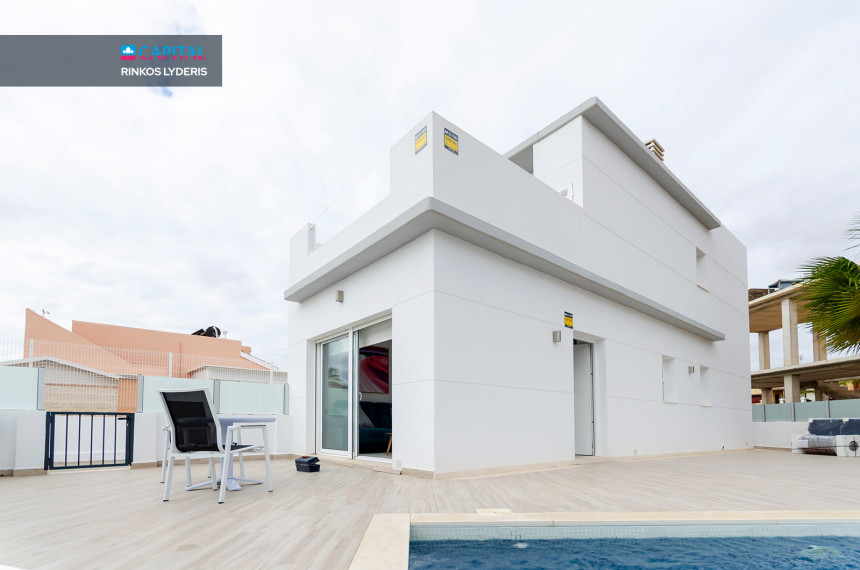 Parduodamas namas Calle del Lago 90 , 116.00 kv.m ploto,  Floors 2