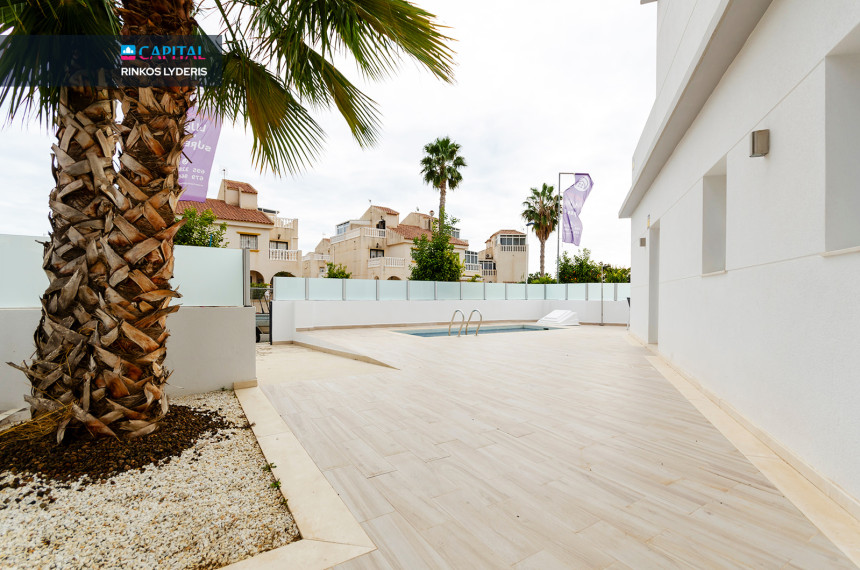 Parduodamas namas Calle del Lago 90 , 116.00 kv.m ploto,  Floors 4