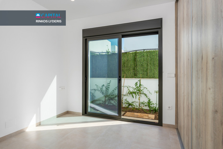 Parduodamas namas Calle José de Espronceda 23 , 110.00 kv.m ploto,  Floors 3