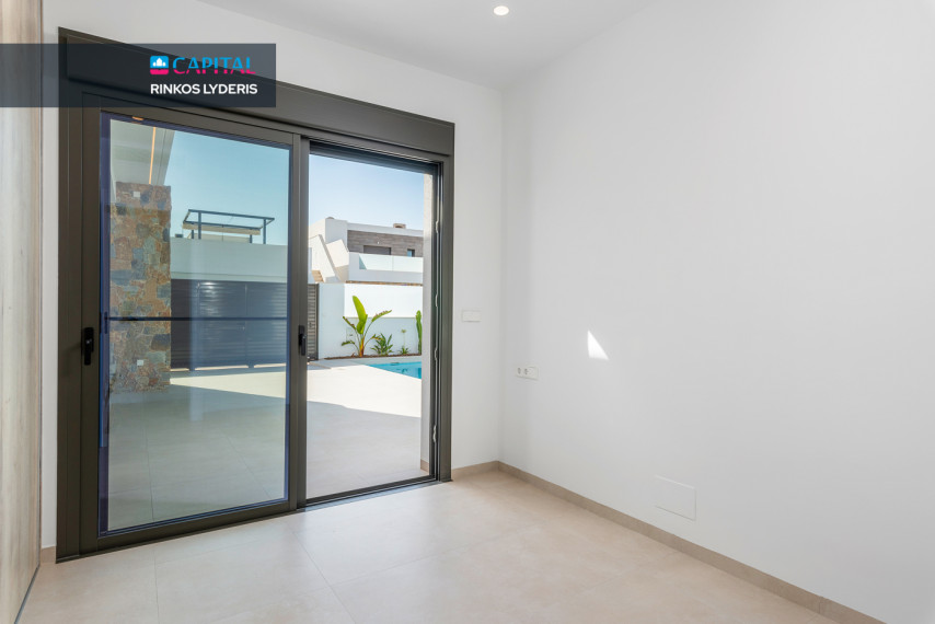 Parduodamas namas Calle José de Espronceda 23 , 110.00 kv.m ploto,  Floors 12