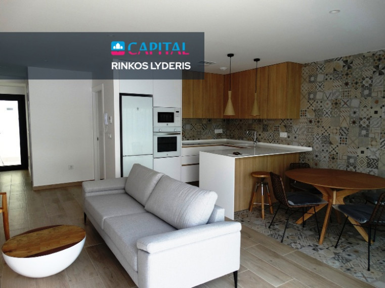Parduodamas namas Calle Castellano Manchega 21 , 116.00 kv.m ploto,  Floors 4