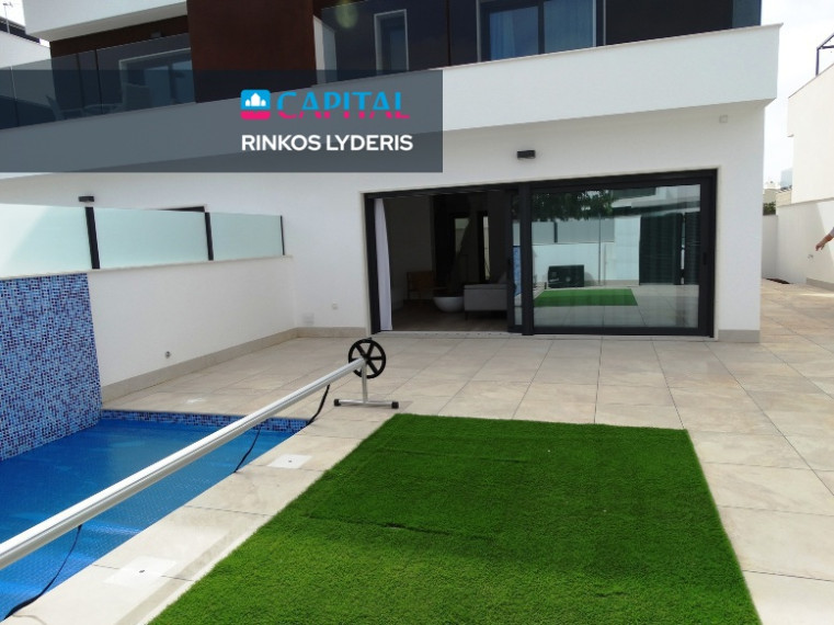 Parduodamas namas Calle Castellano Manchega 21 , 116.00 kv.m ploto,  Floors 8