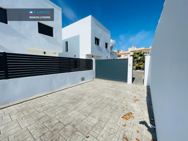 Parduodamas namas Calle Ariadna 7 , 368.00 kv.m ploto,  Floors 2