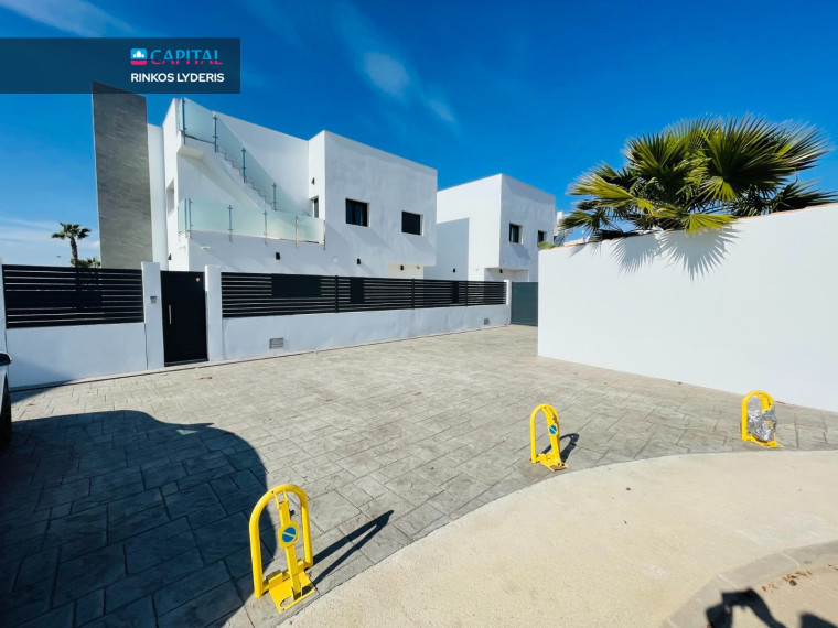 Parduodamas namas Calle Ariadna 7 , 368.00 kv.m ploto,  Floors 3