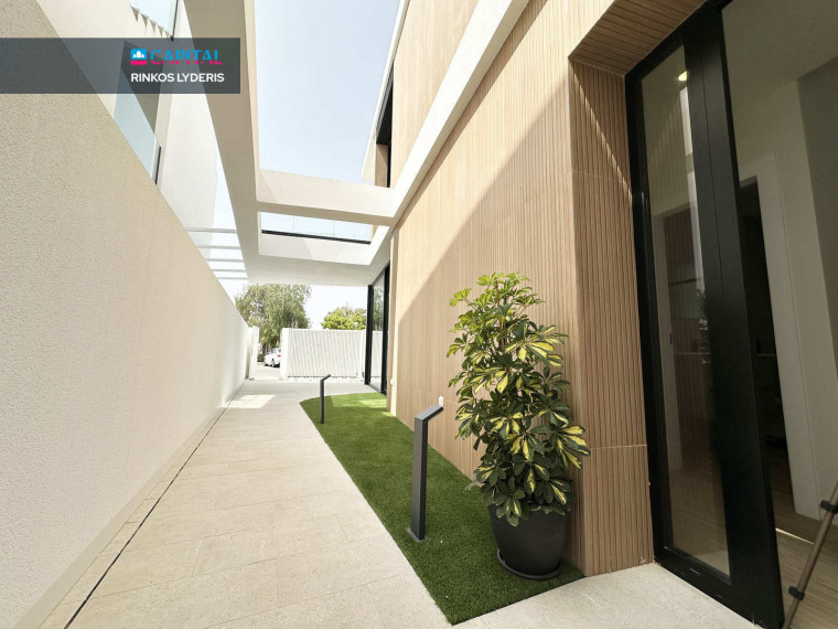 Parduodamas namas Calle Escultor 6 , 160.00 kv.m ploto,  Floors 9
