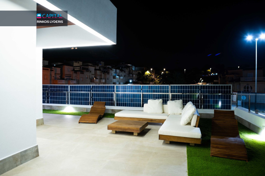 Parduodamas namas Calle Lugar Sector 236 , 189.00 kv.m ploto,  Floors 3