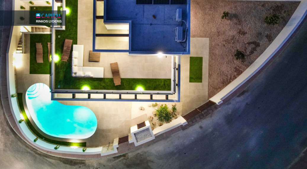 Parduodamas namas Calle Lugar Sector 236 , 189.00 kv.m ploto,  Floors 9