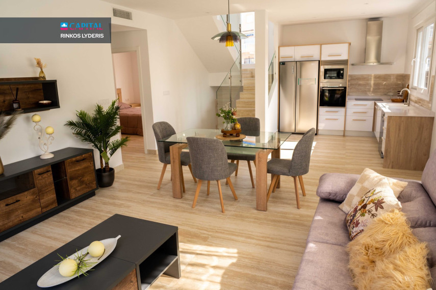 Parduodamas namas Calle Lugar Sector 236 , 189.00 kv.m ploto,  Floors 24