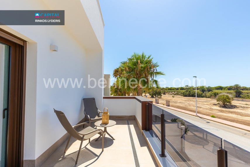 Parduodamas namas Calle Finlandia 10-2 , 168.00 kv.m ploto,  Floors 5