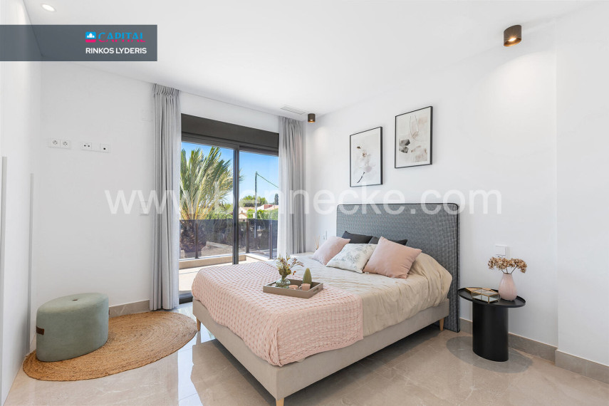 Parduodamas namas Calle Finlandia 10-2 , 168.00 kv.m ploto,  Floors 15