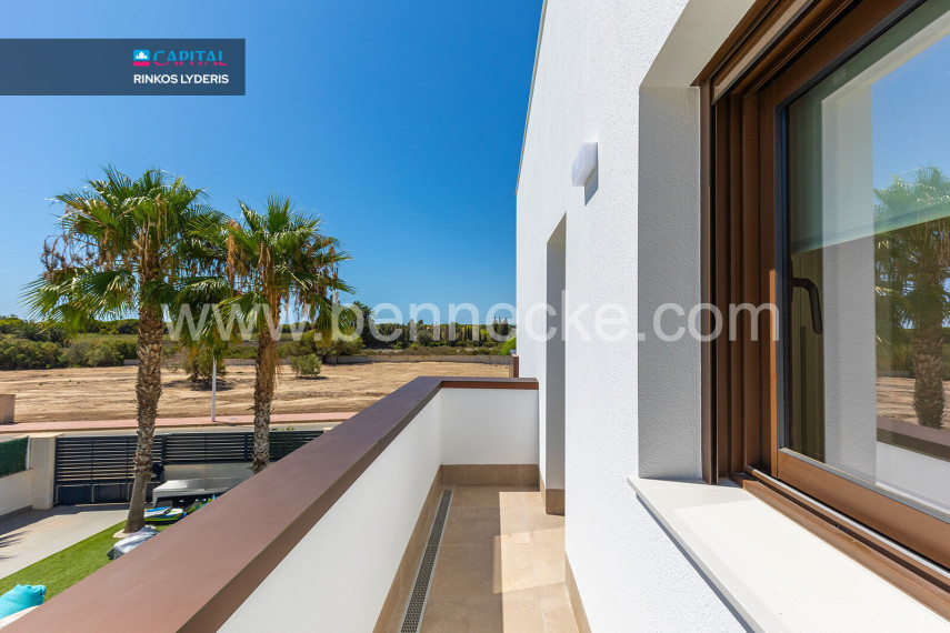 Parduodamas namas Calle Finlandia 10-2 , 168.00 kv.m ploto,  Floors 29