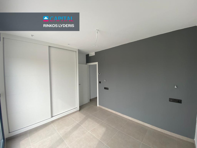 Parduodamas namas Calle Doctor Fernando de la Puente Ramos 3 , 101.00 kv.m ploto,  Floors 3