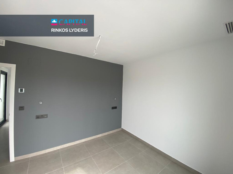 Parduodamas namas Calle Doctor Fernando de la Puente Ramos 3 , 101.00 kv.m ploto,  Floors 4