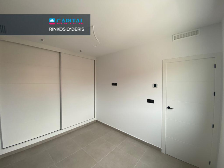 Parduodamas namas Calle Doctor Fernando de la Puente Ramos 3 , 101.00 kv.m ploto,  Floors 7