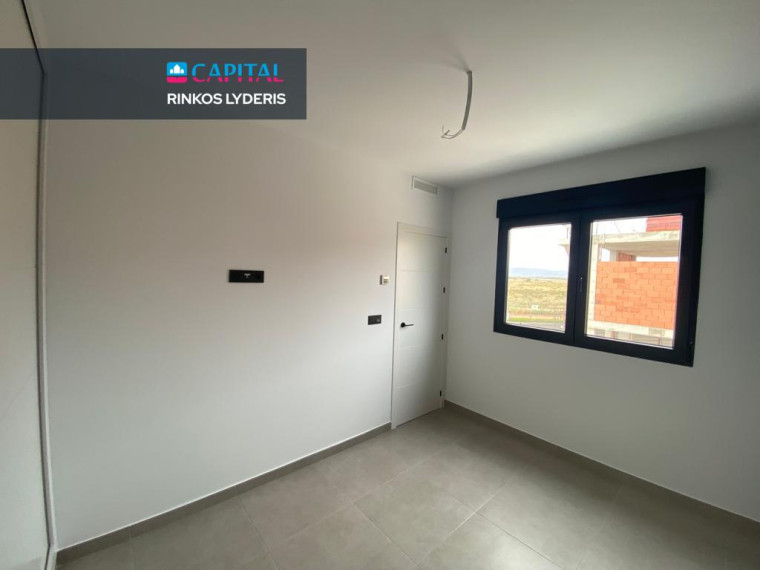 Parduodamas namas Calle Doctor Fernando de la Puente Ramos 3 , 101.00 kv.m ploto,  Floors 8