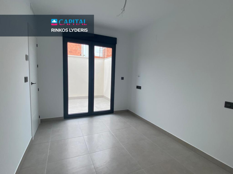 Parduodamas namas Calle Doctor Fernando de la Puente Ramos 3 , 101.00 kv.m ploto,  Floors 12