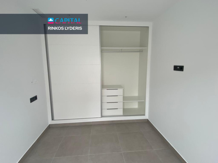 Parduodamas namas Calle Doctor Fernando de la Puente Ramos 3 , 101.00 kv.m ploto,  Floors 13