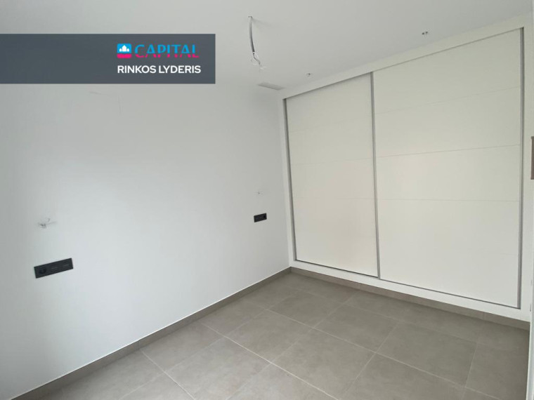 Parduodamas namas Calle Doctor Fernando de la Puente Ramos 3 , 101.00 kv.m ploto,  Floors 14