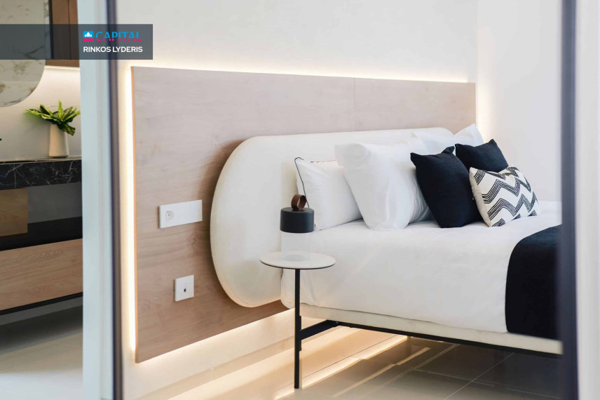 Parduodamas namas Calle Tarragona 22 , 288.00 kv.m ploto,  Floors 5