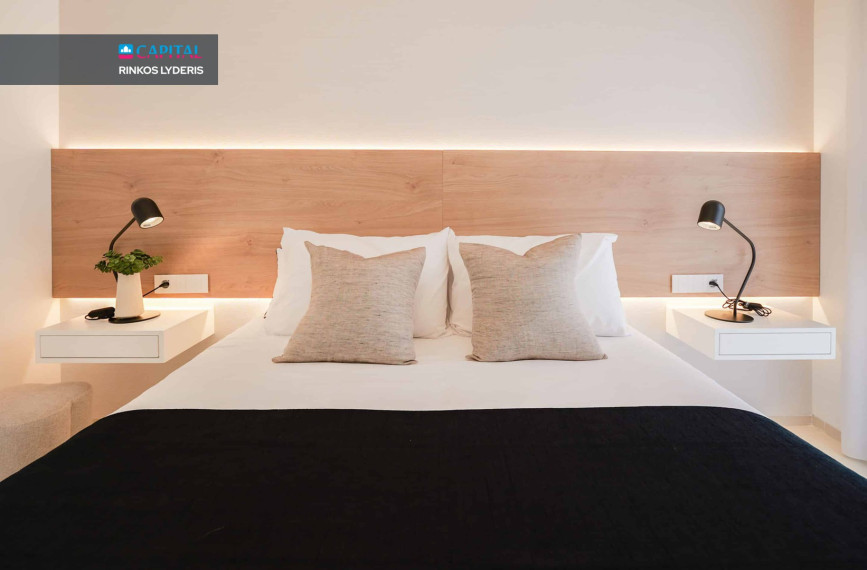 Parduodamas namas Calle Tarragona 22 , 288.00 kv.m ploto,  Floors 9