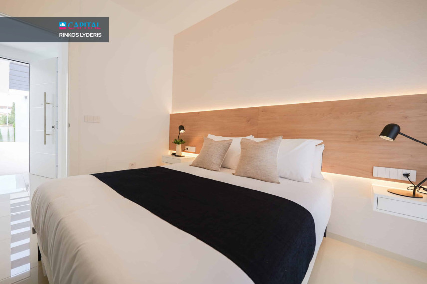 Parduodamas namas Calle Tarragona 22 , 288.00 kv.m ploto,  Floors 13