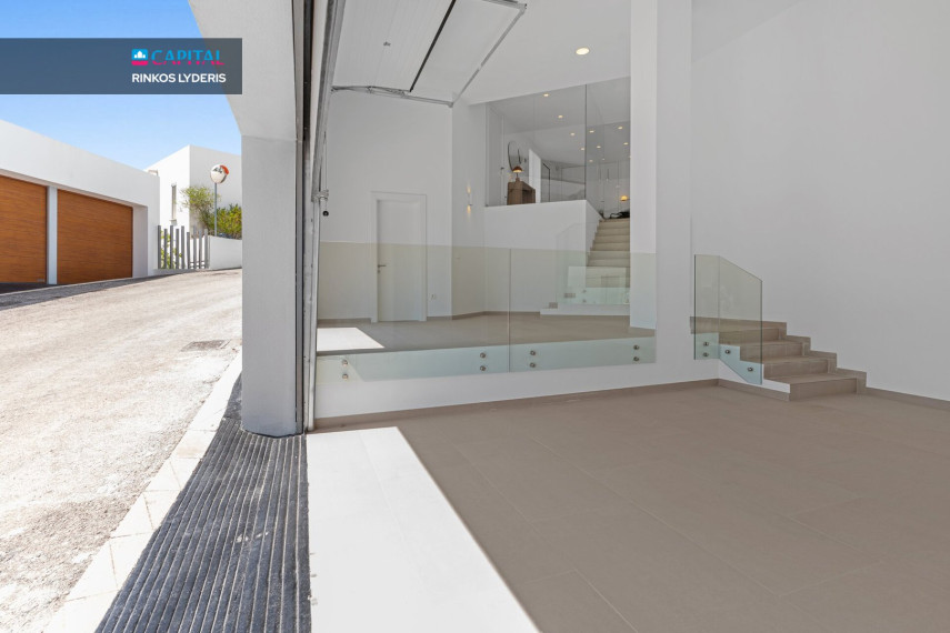 Parduodamas namas Calle Circunvalación 1 , 616.00 kv.m ploto,  Floors 2