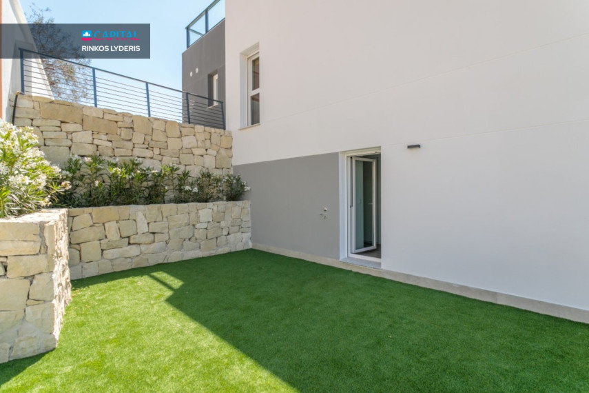 Parduodamas namas Avenida Barcelona 27 , 157.00 kv.m ploto,  Floors 6