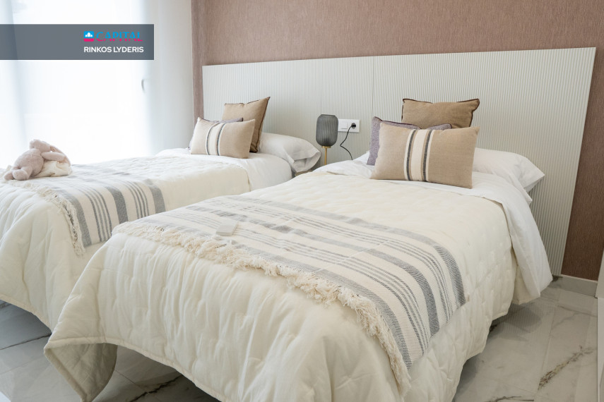 Parduodamas namas Calle Gerona 18 , 179.00 kv.m ploto,  Floors 8