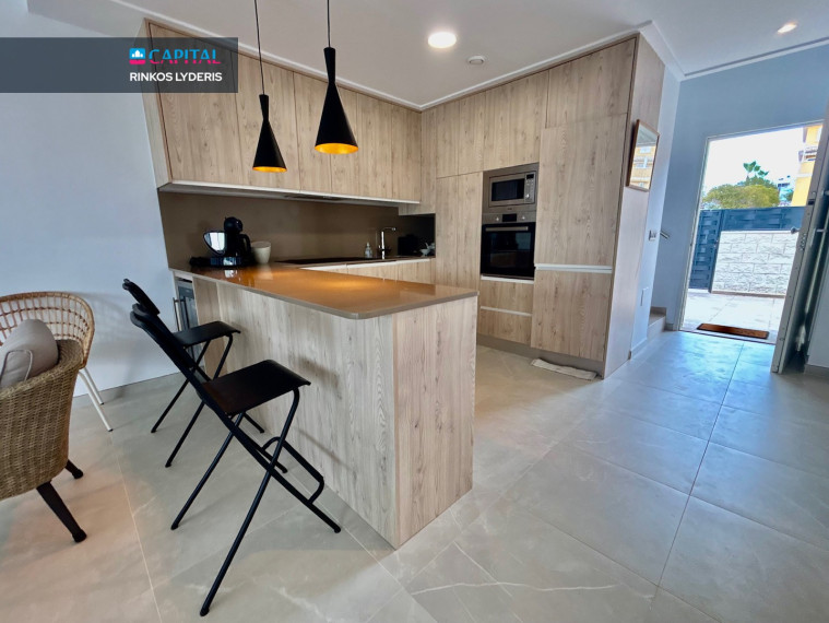 Parduodamas namas Calle Pais Valenciano 78 , 118.00 kv.m ploto,  Floors 3