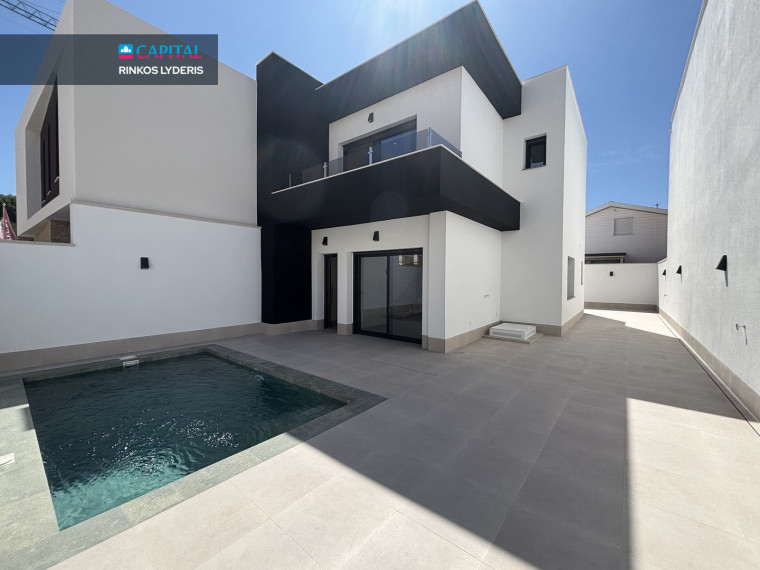 Parduodamas namas Calle Manuel Galant 1Y , 134.00 kv.m ploto,  Floors 3