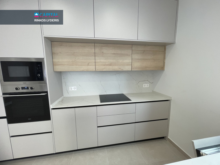 Parduodamas namas Calle Manuel Galant 1Y , 134.00 kv.m ploto,  Floors 4