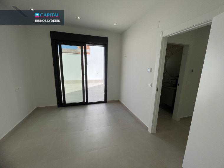 Parduodamas namas Calle Manuel Galant 1Y , 134.00 kv.m ploto,  Floors 7