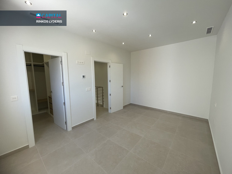 Parduodamas namas Calle Manuel Galant 1Y , 134.00 kv.m ploto,  Floors 9