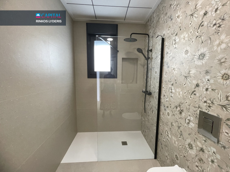 Parduodamas namas Calle Manuel Galant 1Y , 134.00 kv.m ploto,  Floors 13