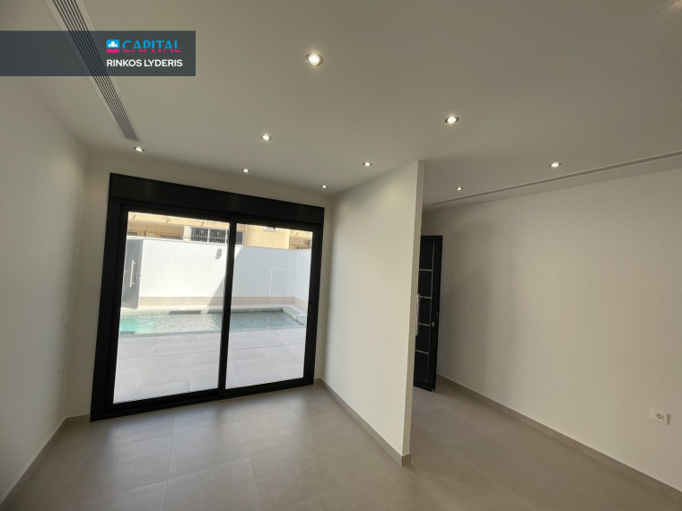 Parduodamas namas Calle Manuel Galant 1Y , 134.00 kv.m ploto,  Floors 21