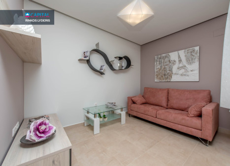 Parduodamas namas Calle 17 2 , 95.00 kv.m ploto, Floors Parduodamas namas Calle 17 2 , 95.00 kv.m ploto, Floors