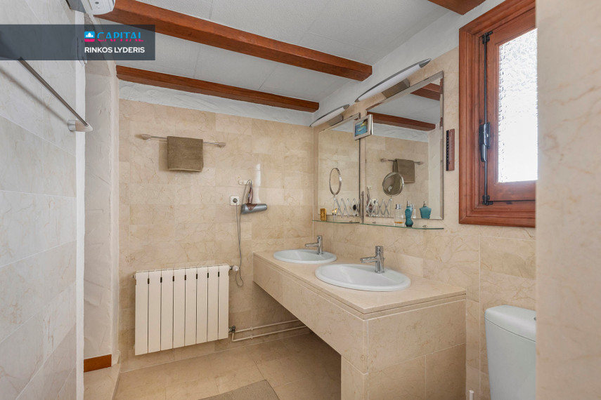 Parduodamas namas Calle Olite 12 , 133.00 kv.m ploto,  Floors 24