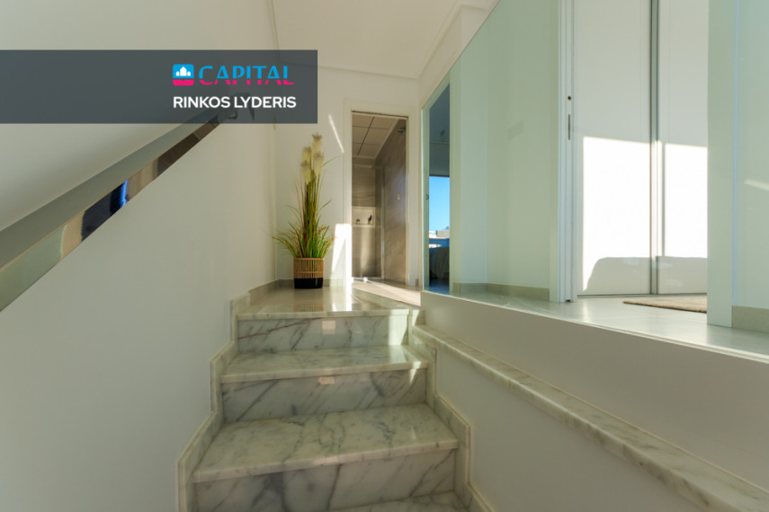Parduodamas namas Calle Barrio Los Villenas 1250 , 107.00 kv.m ploto,  Floors 1