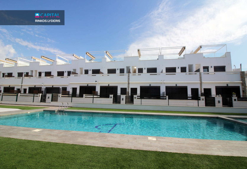 Parduodamas namas Calle Barrio Los Villenas 1250 , 107.00 kv.m ploto,  Floors 5