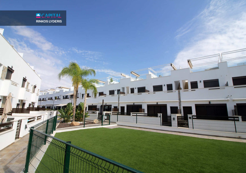 Parduodamas namas Calle Barrio Los Villenas 1250 , 107.00 kv.m ploto,  Floors 6