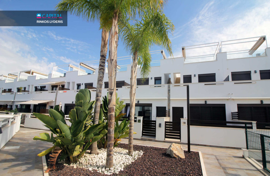 Parduodamas namas Calle Barrio Los Villenas 1250 , 107.00 kv.m ploto,  Floors 7