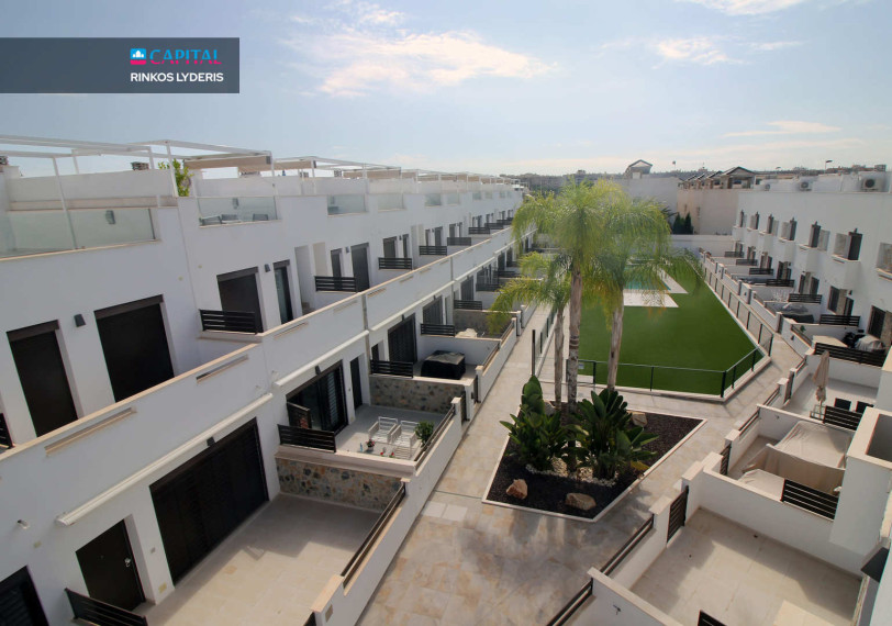 Parduodamas namas Calle Barrio Los Villenas 1250 , 107.00 kv.m ploto,  Floors 8