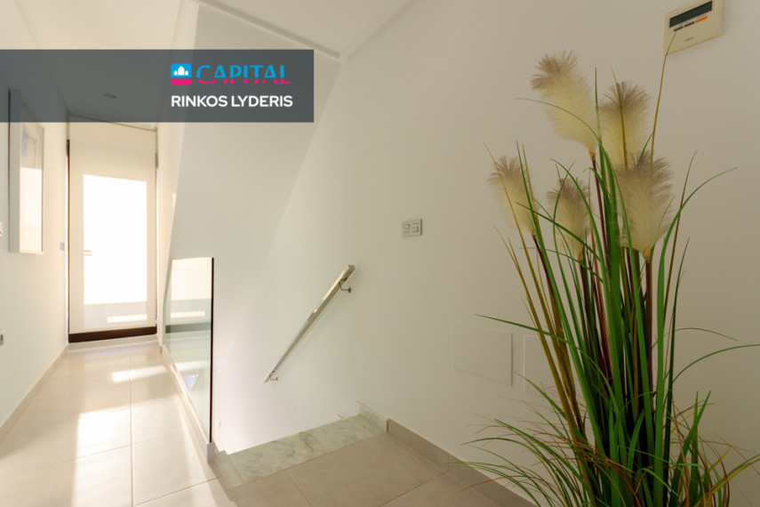 Parduodamas namas Calle Barrio Los Villenas 1250 , 107.00 kv.m ploto,  Floors 16